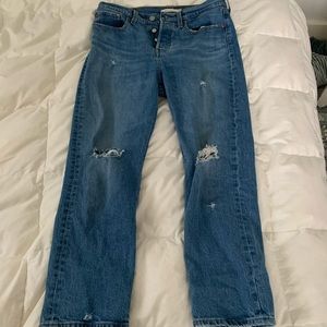 Size 28 Levi’s wedgie straight jeans